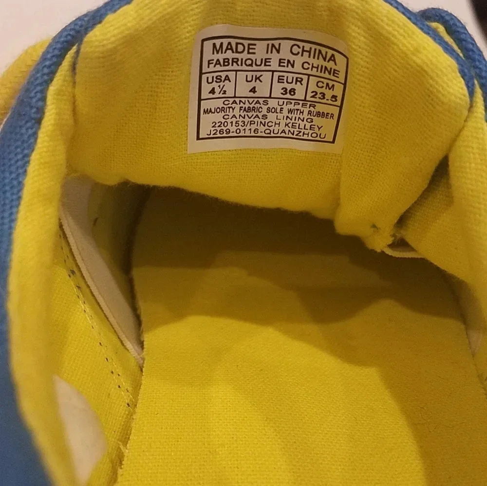 Cole Haan Pinch canvas Boys moccasins sz.4,5